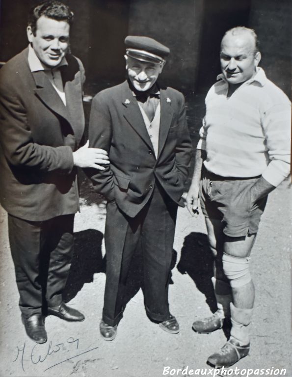 Marcel entouré de Lucien Mias et Alfred Roques, deux internationaux de rugby.